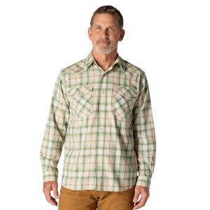 Montana Rugged Flex&trade; Relaxed Fit Lightweight Long-Sleeve Snap-Front Plaid Shirt